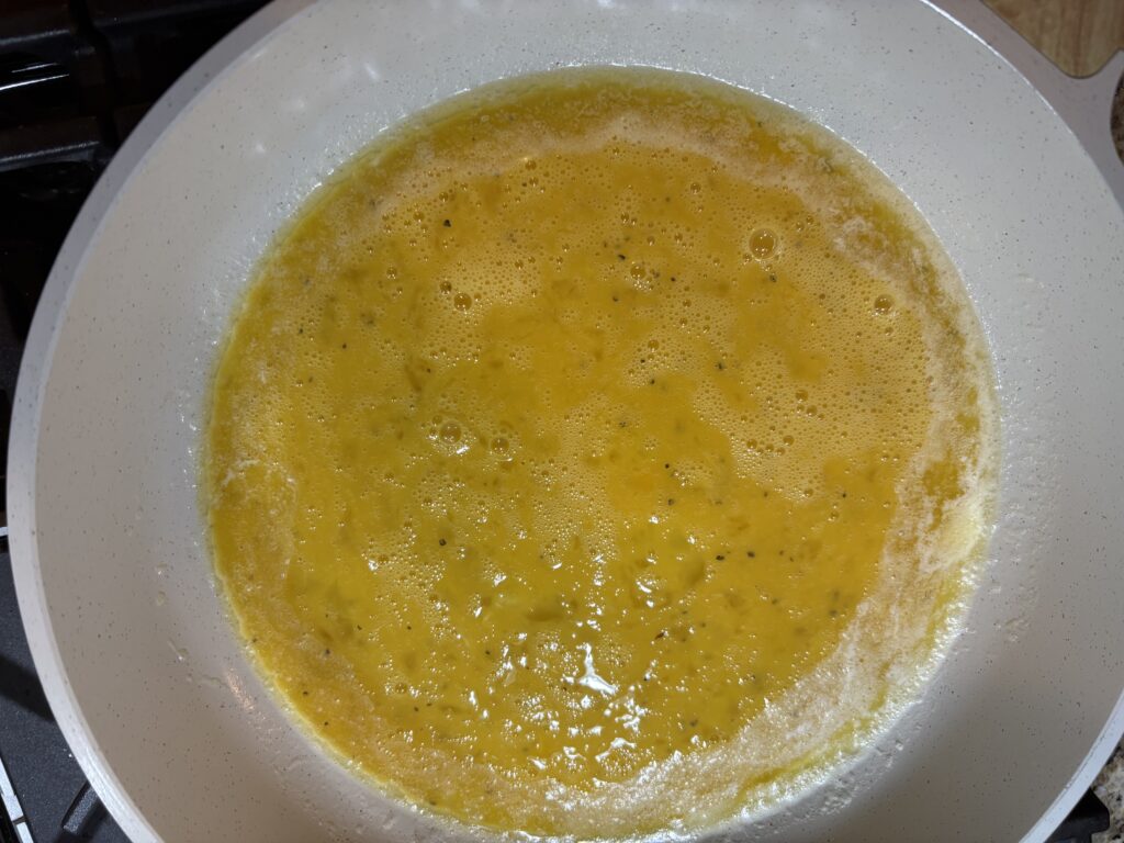 Scrambled eggs in pan