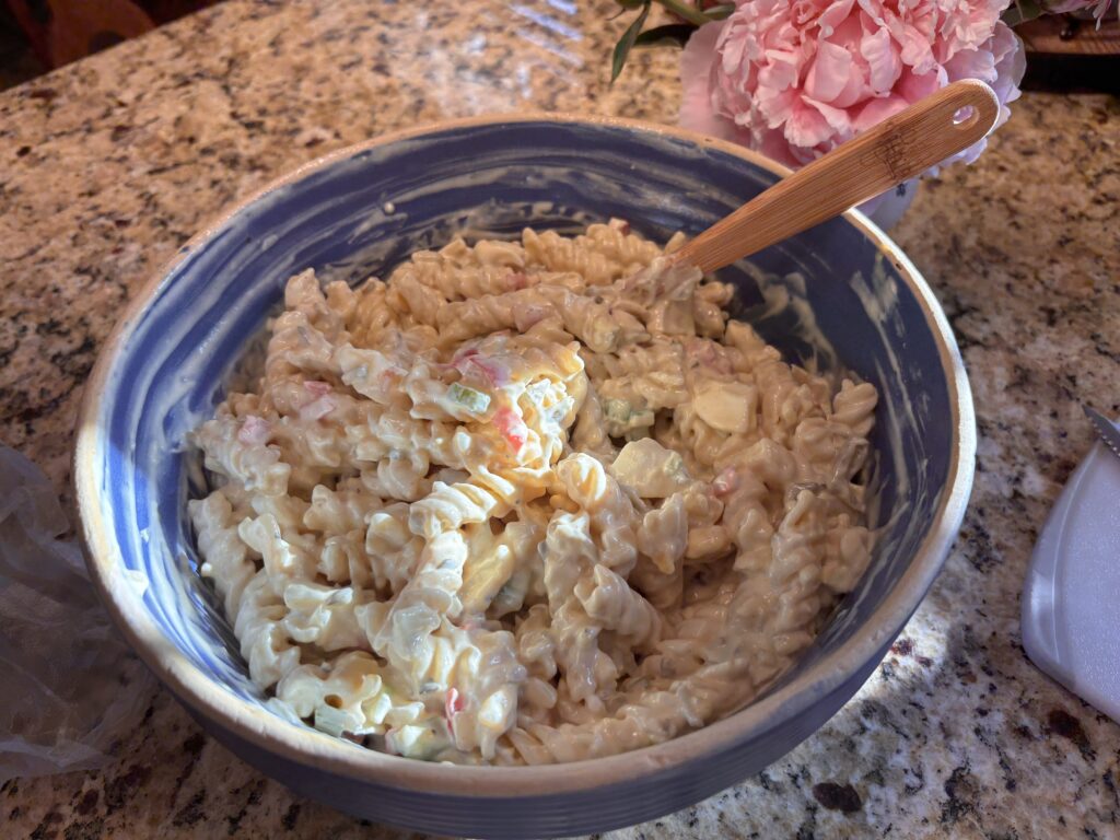 Image of the best creamy macaroni salad with eggs 